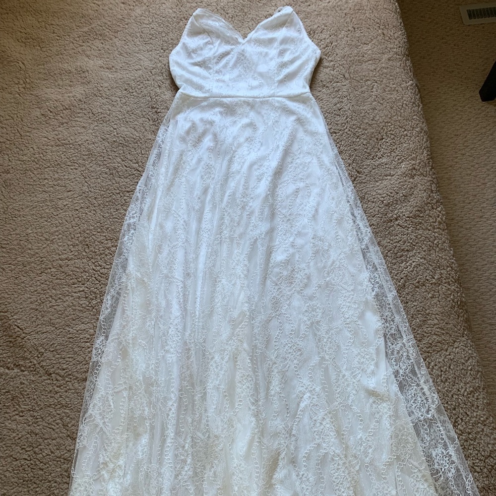 white lace dress - Picture 4 of 7